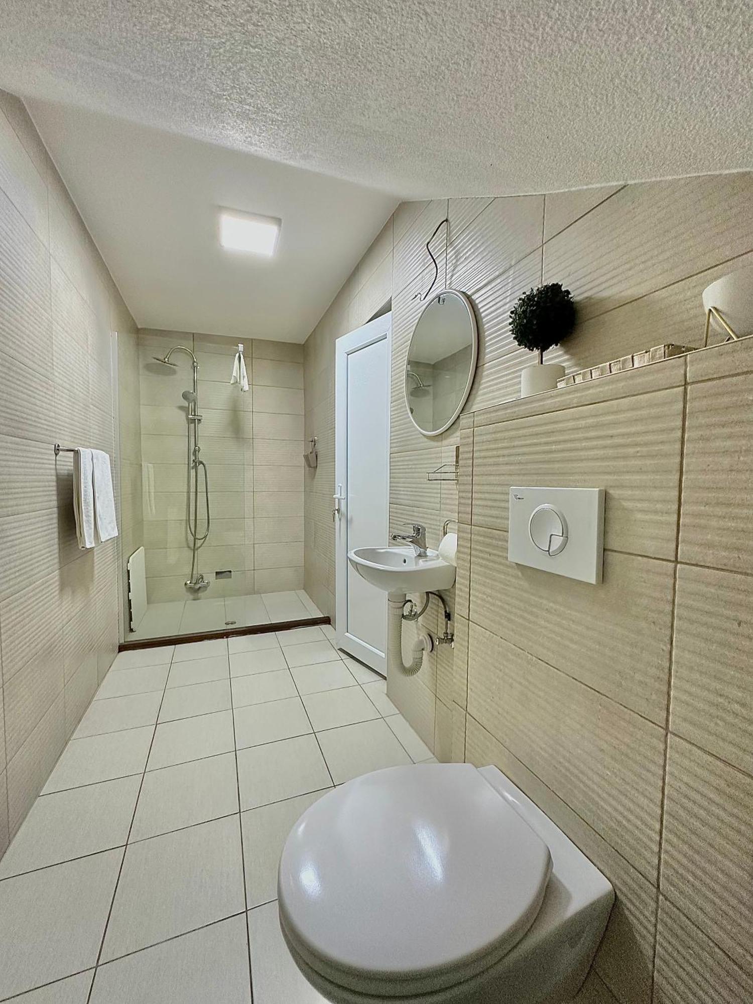 Hostel Herz Μπάνια Λούκα Εξωτερικό φωτογραφία